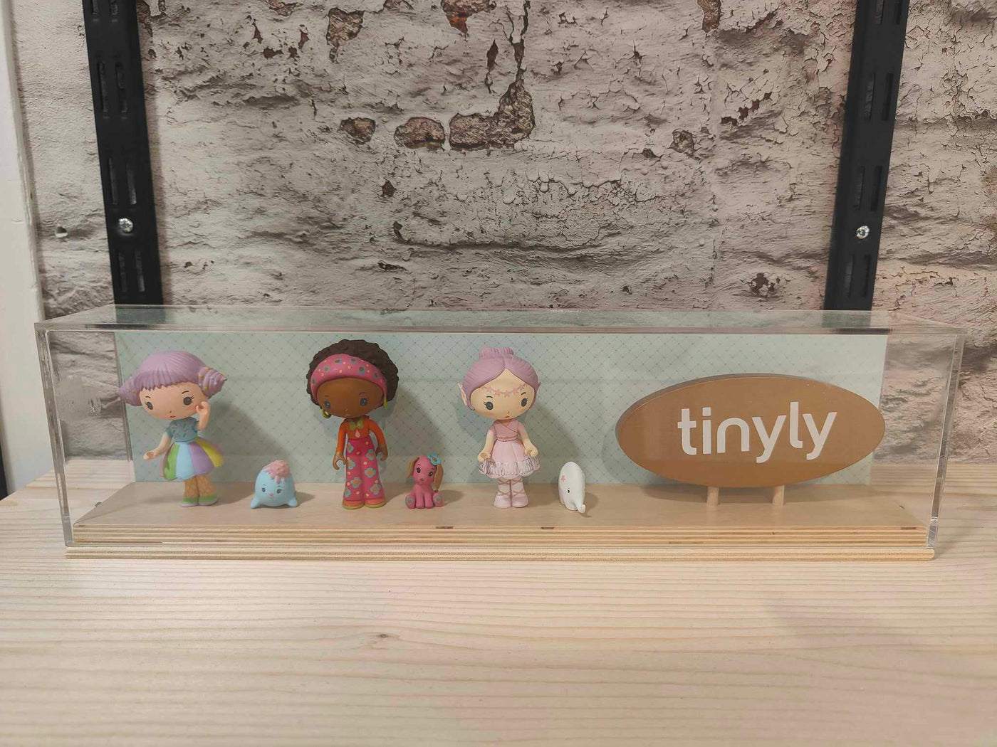 vitrine tinyly 3 personnages